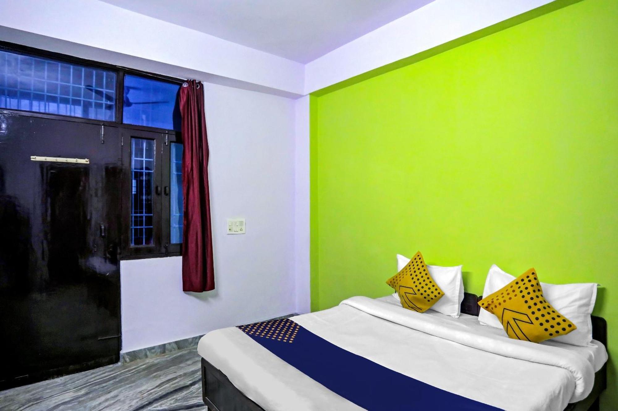 SPOT ON 78763 Raj Hotel Vip Kālkāji Devi Buitenkant foto