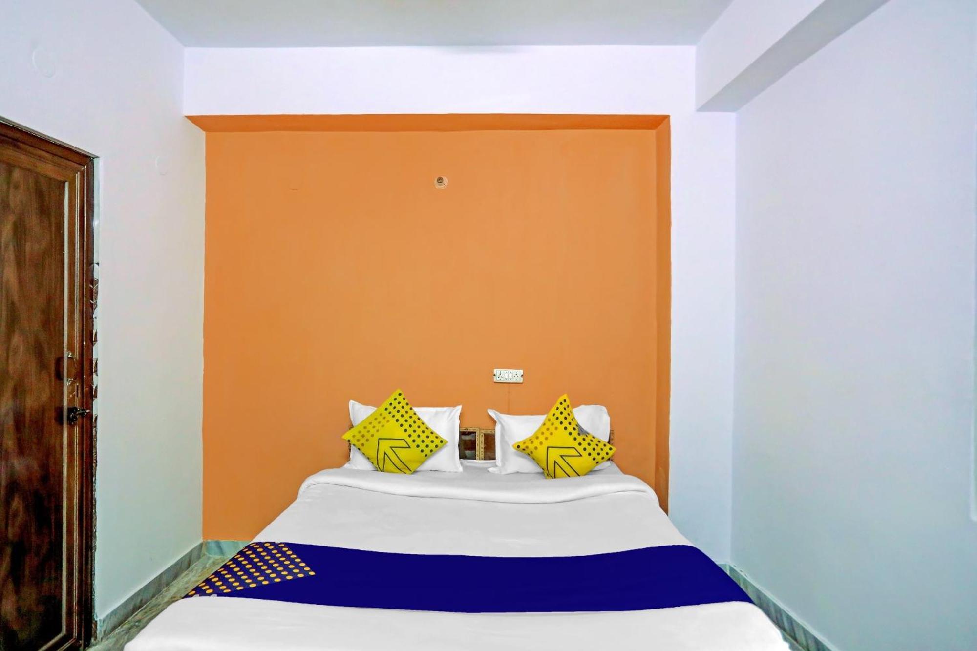 SPOT ON 78763 Raj Hotel Vip Kālkāji Devi Buitenkant foto