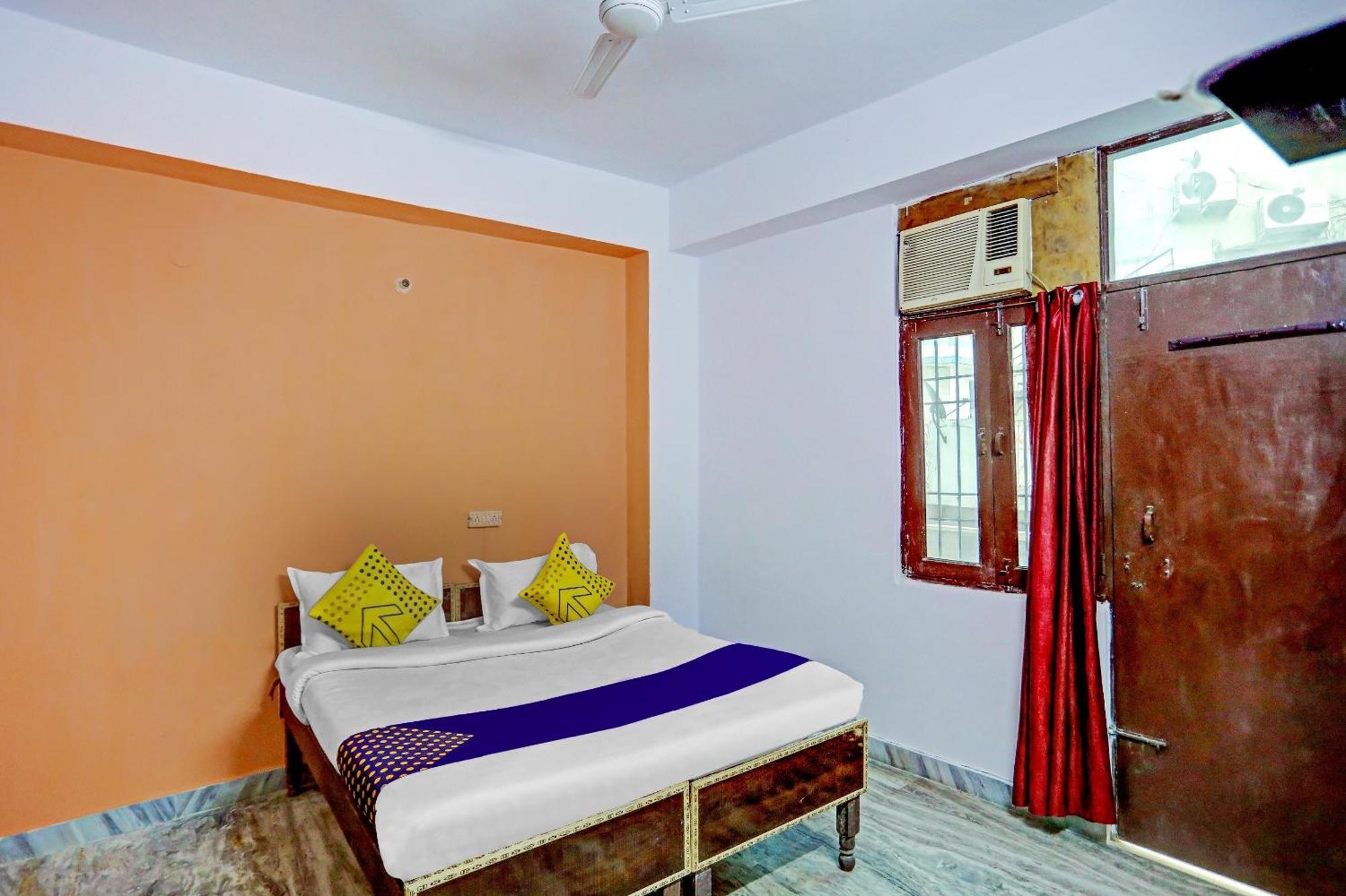 SPOT ON 78763 Raj Hotel Vip Kālkāji Devi Buitenkant foto