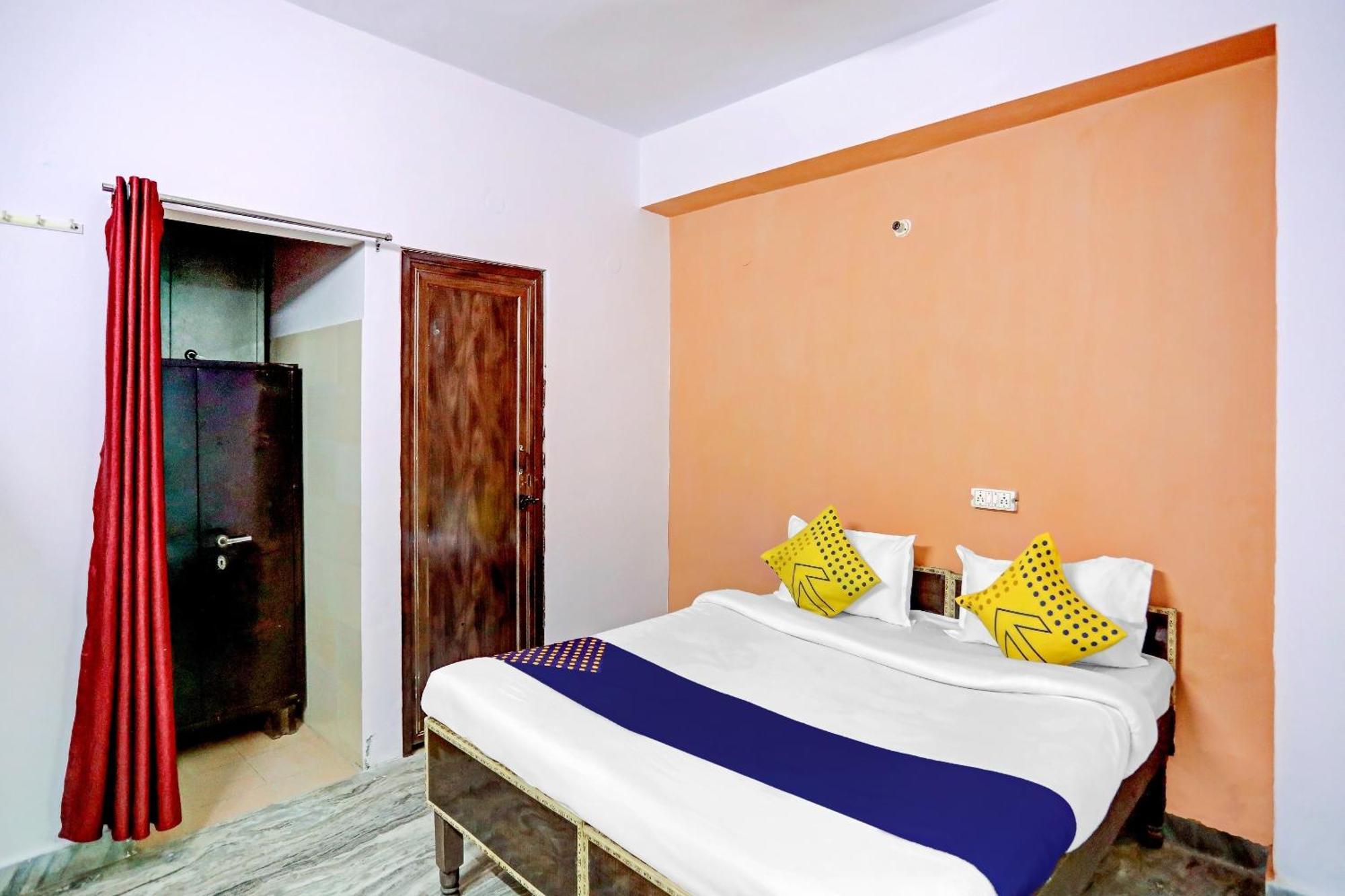 SPOT ON 78763 Raj Hotel Vip Kālkāji Devi Buitenkant foto