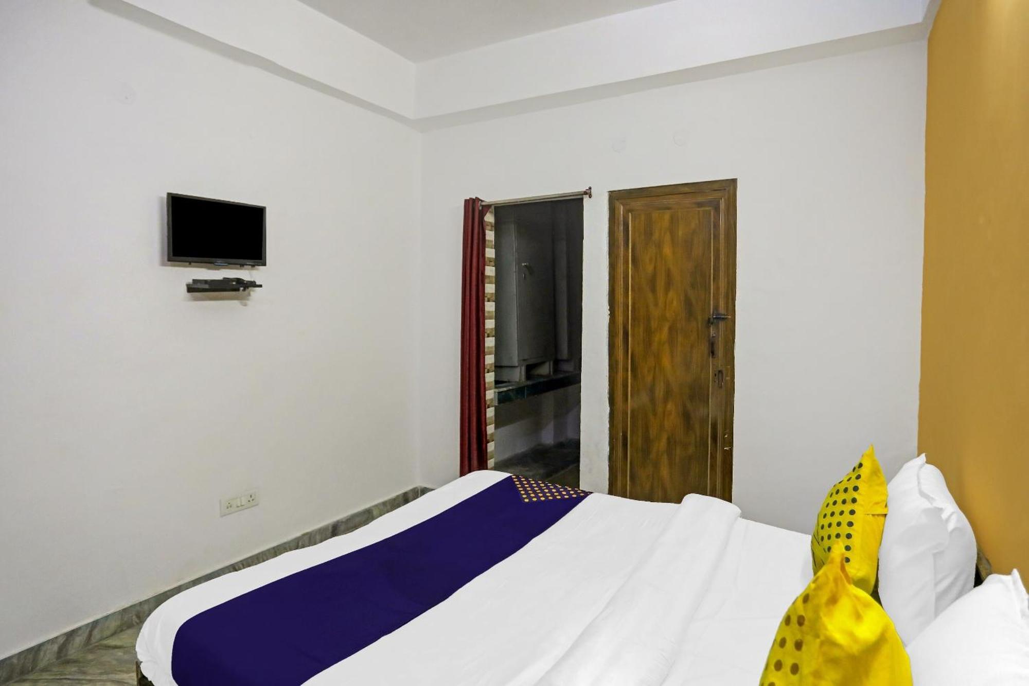 SPOT ON 78763 Raj Hotel Vip Kālkāji Devi Buitenkant foto