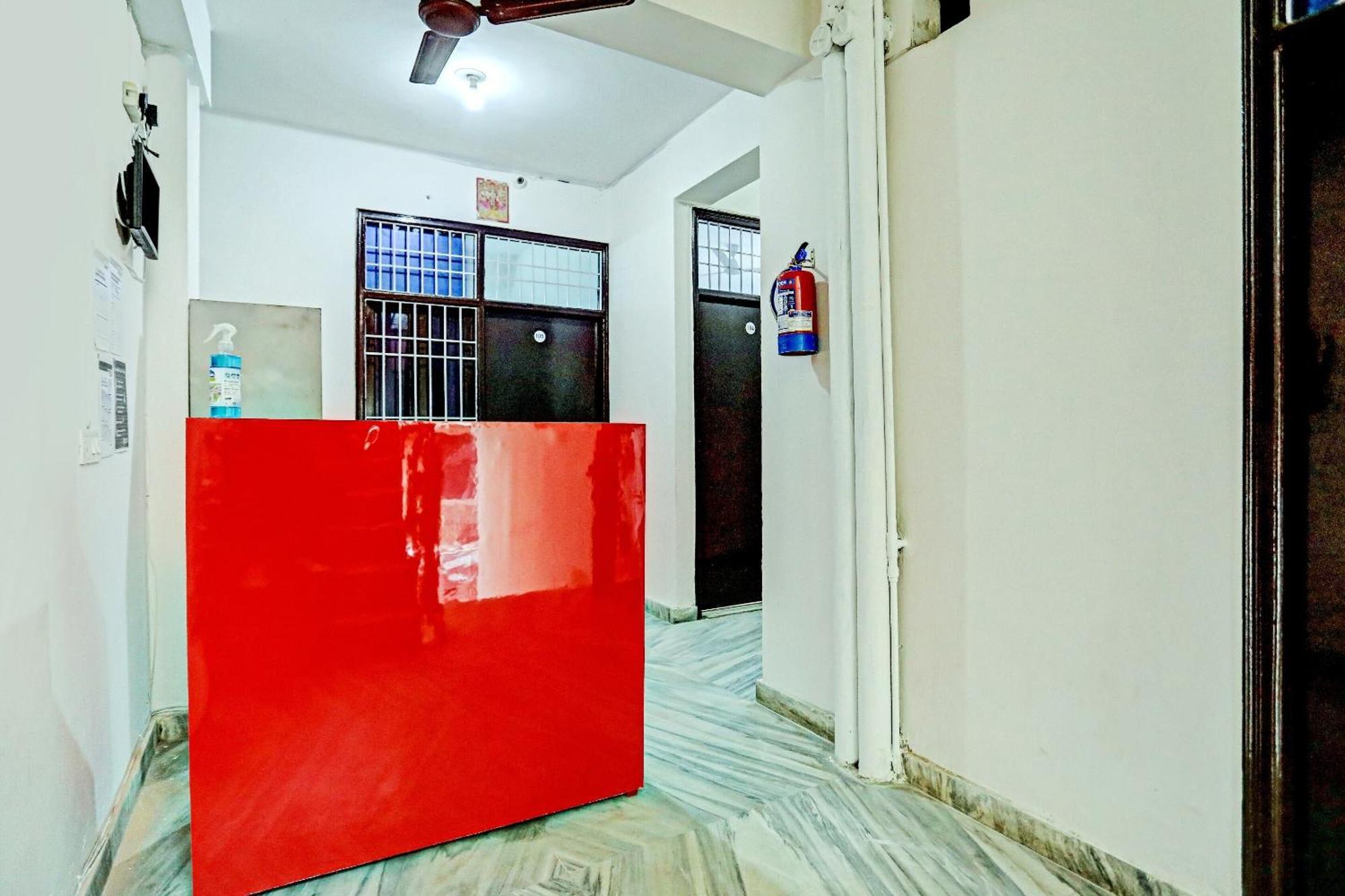 SPOT ON 78763 Raj Hotel Vip Kālkāji Devi Buitenkant foto